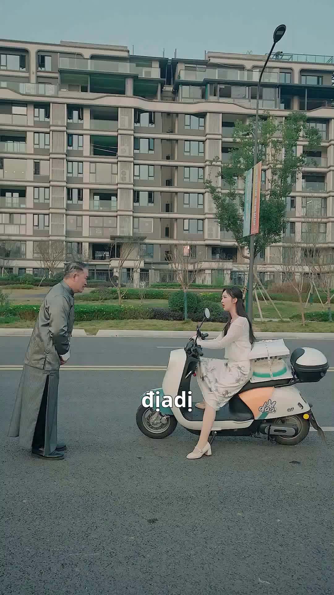 Watch (Dubbed) CEO Nữ Vương Tập 2